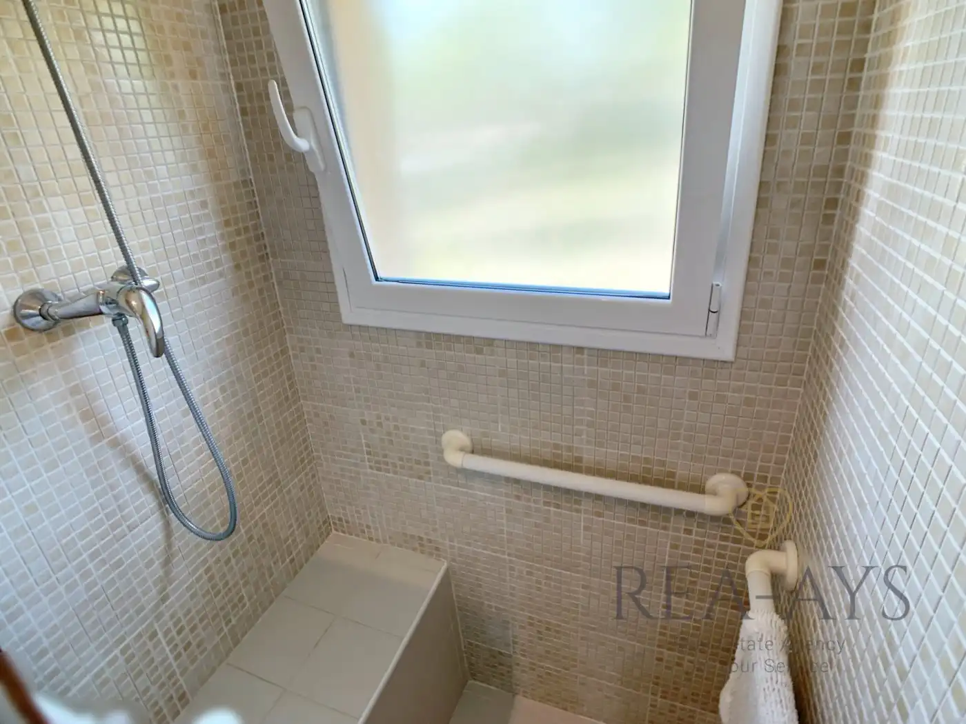 Bany de Casa o xalet en venda en Olesa de Bonesvalls amb Jardí privat, Terrassa i Traster