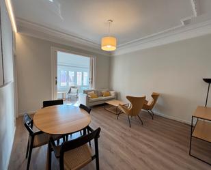 Living room of Flat to rent in  Barcelona Capital  with Air Conditioner, Heating and Parquet flooring