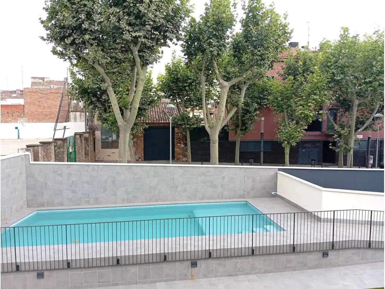 Piscina de Pis de lloguer en Rubí amb Aire condicionat, Parquet i Terrassa