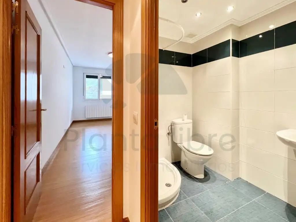 Bathroom of Flat for sale in Villoslada de Cameros