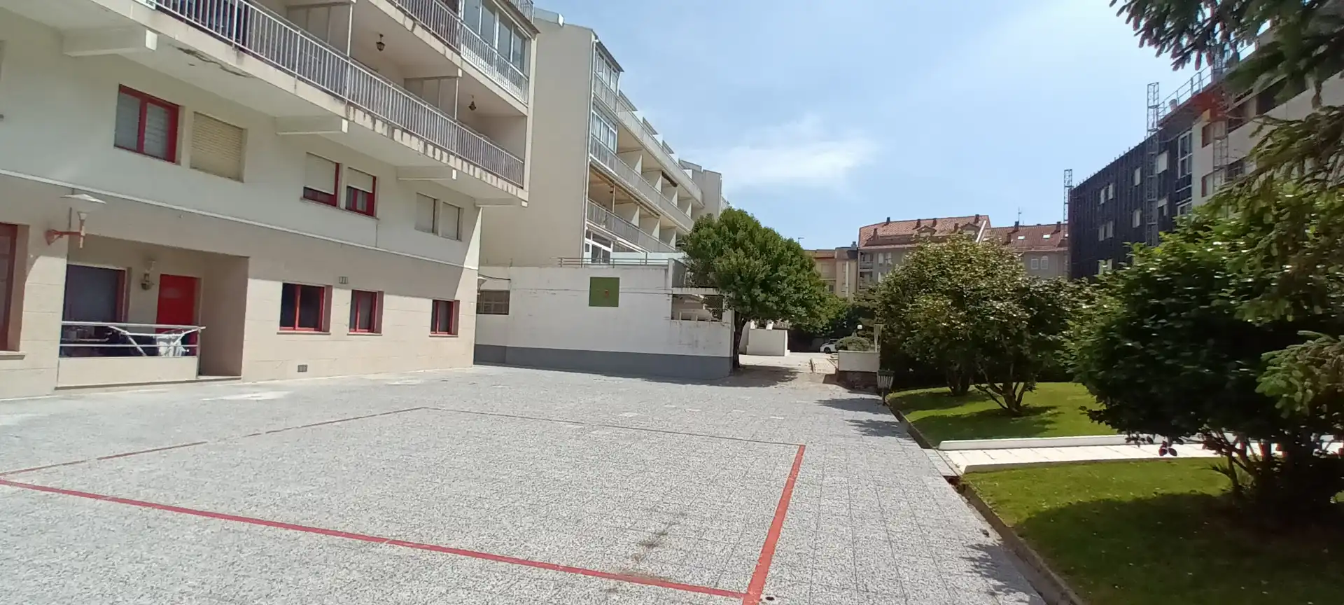 Parking de Dúplex en venta en Sanxenxo con Terraza, Balcón y Piscina comunitaria