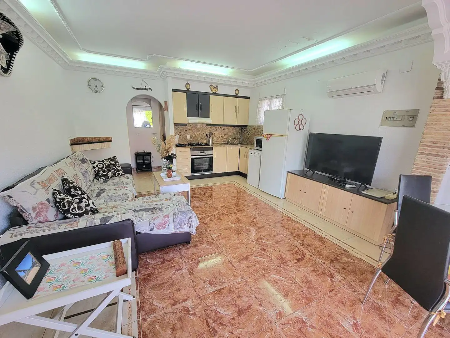 Sala de estar de Casa adosada en venta en Torrevieja con Aire acondicionado, Terraza y Trastero