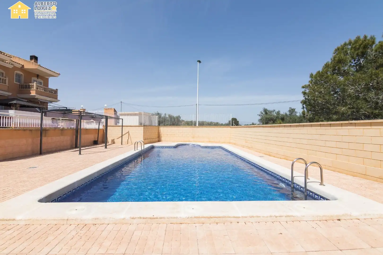 Piscina de Casa adosada en venta en Elche / Elx con Aire acondicionado, Calefacción y Balcón