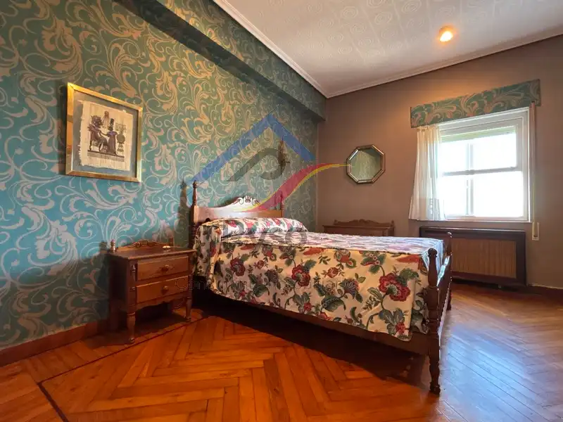 Dormitori de Casa o xalet en venda en Piélagos amb Calefacció, Jardí privat i Parquet