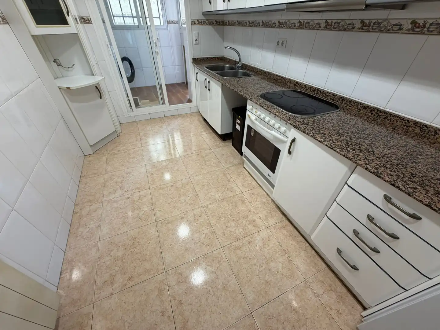Flat for rent in Gran Passeig de Ronda, Instituts - Universitat