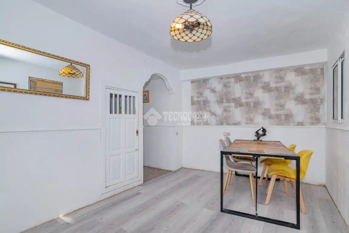 Comedor de Casa adosada en venta en Loja con Amueblado y Balcón
