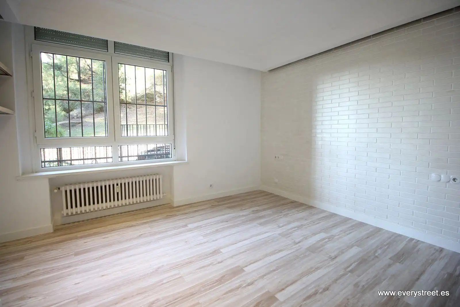 Bedroom of Flat for rent in Madrid  with Air Conditioner, Heating and Terrace