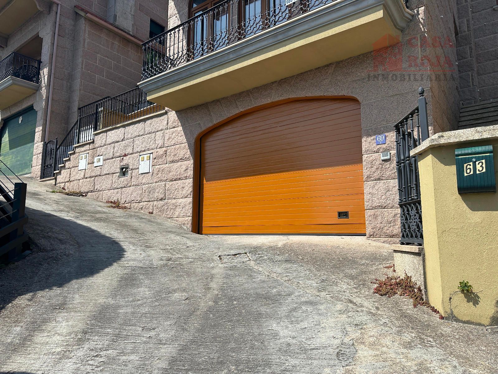 Vista exterior de Casa o xalet en venda en Cangas  amb Calefacció, Terrassa i Traster