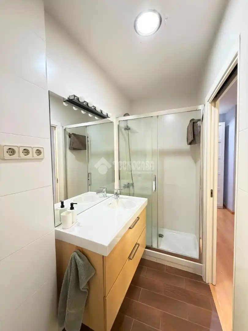 Bathroom of Flat for sale in Madrid  with Heating