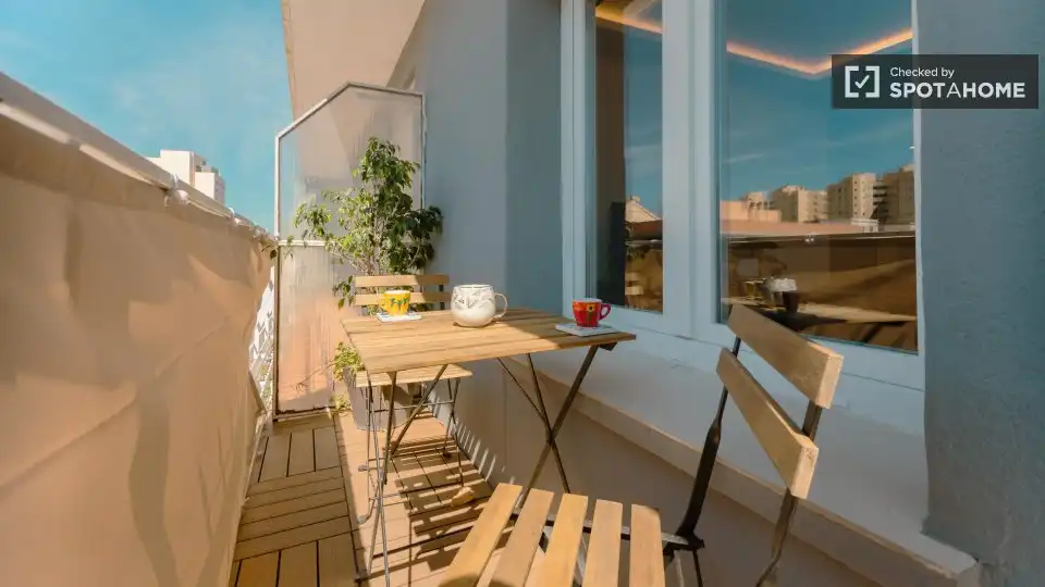 Appartamento con terrazza in affitto a Camins al Grau, imagen 15