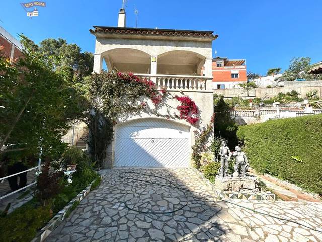 Casa-chalet en Venta en Vallirana