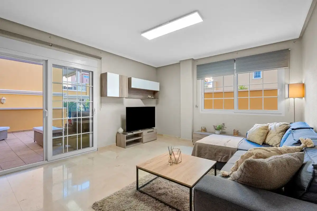 Sala d'estar de Apartament en venda en Orihuela amb Aire condicionat, Jardí privat i Terrassa