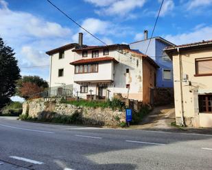 Vista exterior de Casa o xalet en venda en Ribadesella amb Terrassa