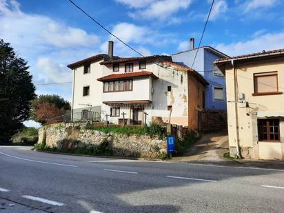 Vista exterior de Casa o xalet en venda en Ribadesella amb Terrassa