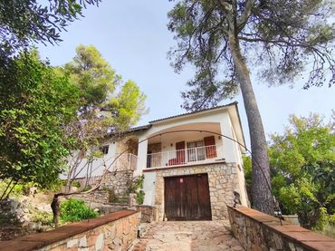 House with pool for sale in Mediona