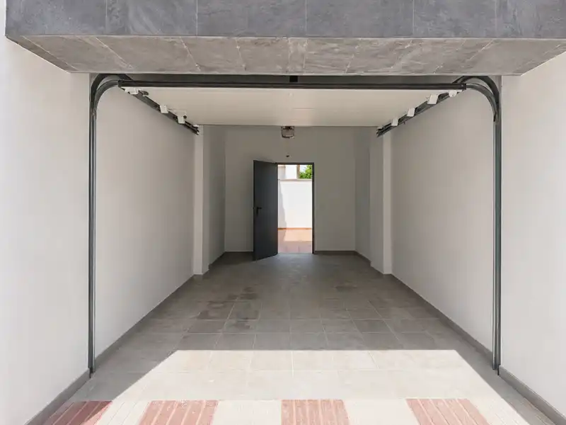Piso en venta en Churriana de la Vega con Terraza y Trastero