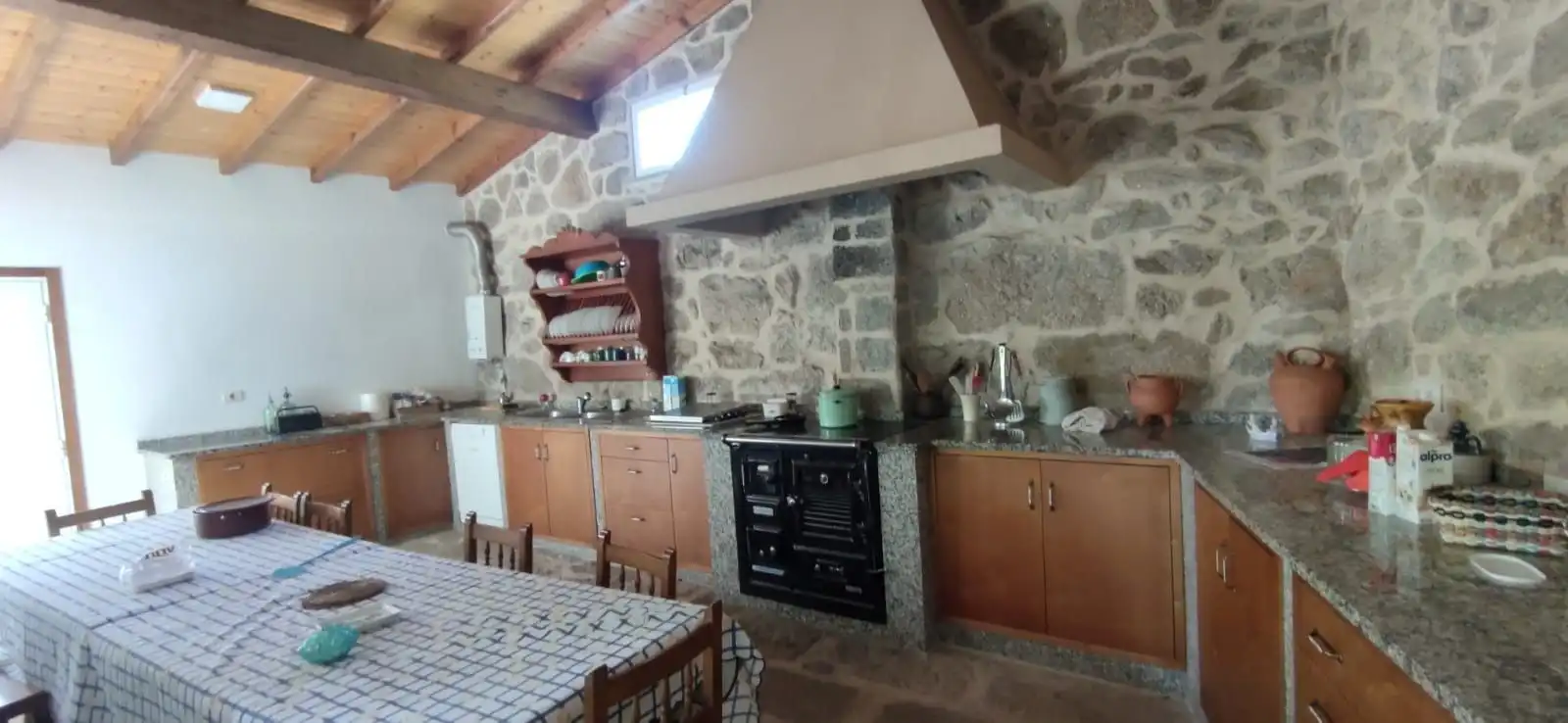 Cuina de Casa o xalet en venda en Crecente amb Jardí privat i Moblat