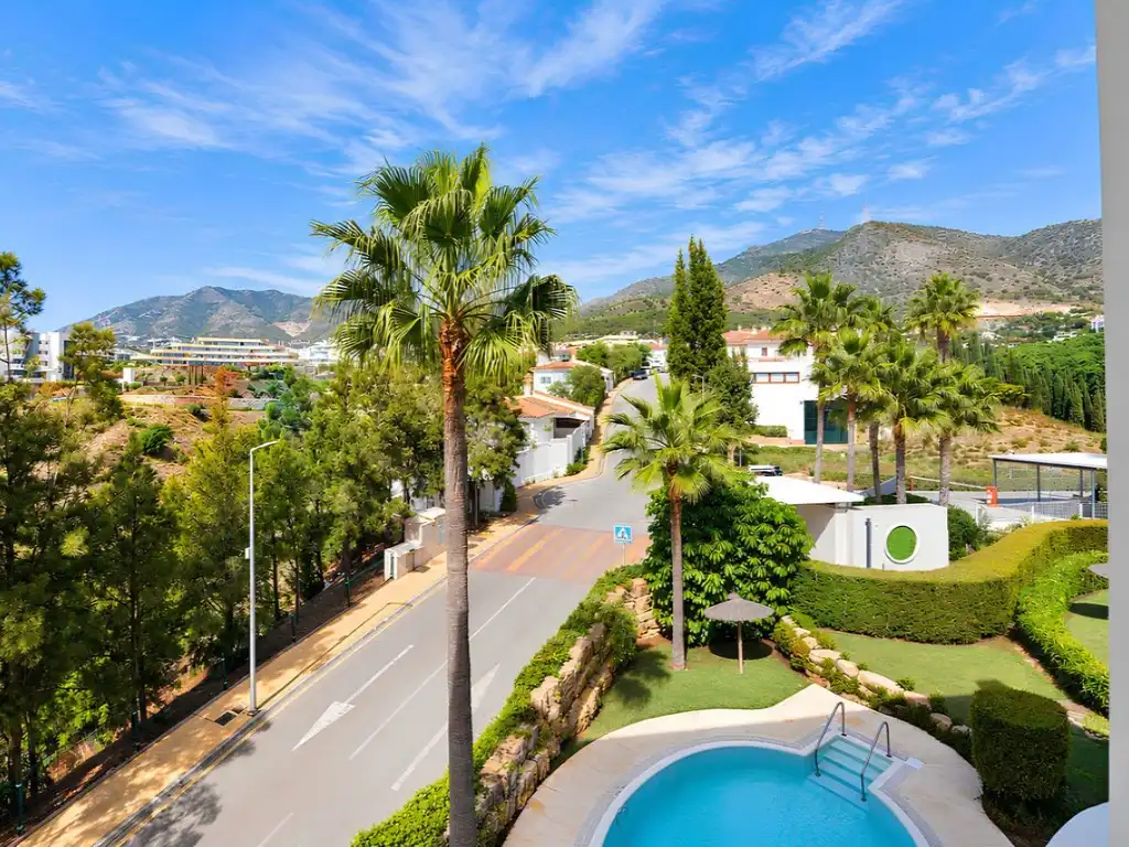 Vista exterior de Piso en venta en Fuengirola con Aire acondicionado, Amueblado y Horno