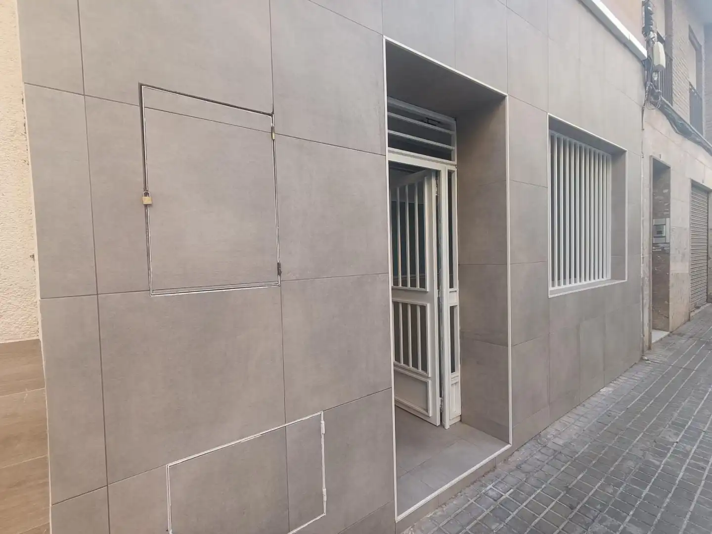 Vista exterior de Planta baixa en venda en Elche / Elx amb Aire condicionat i Terrassa