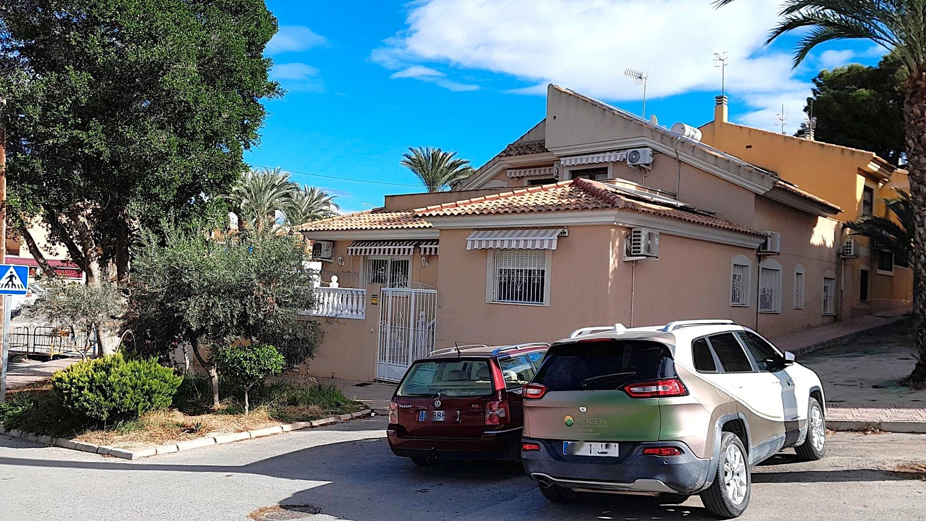 Vista exterior de Casa o xalet en venda en Mazarrón amb Aire condicionat, Traster i Moblat