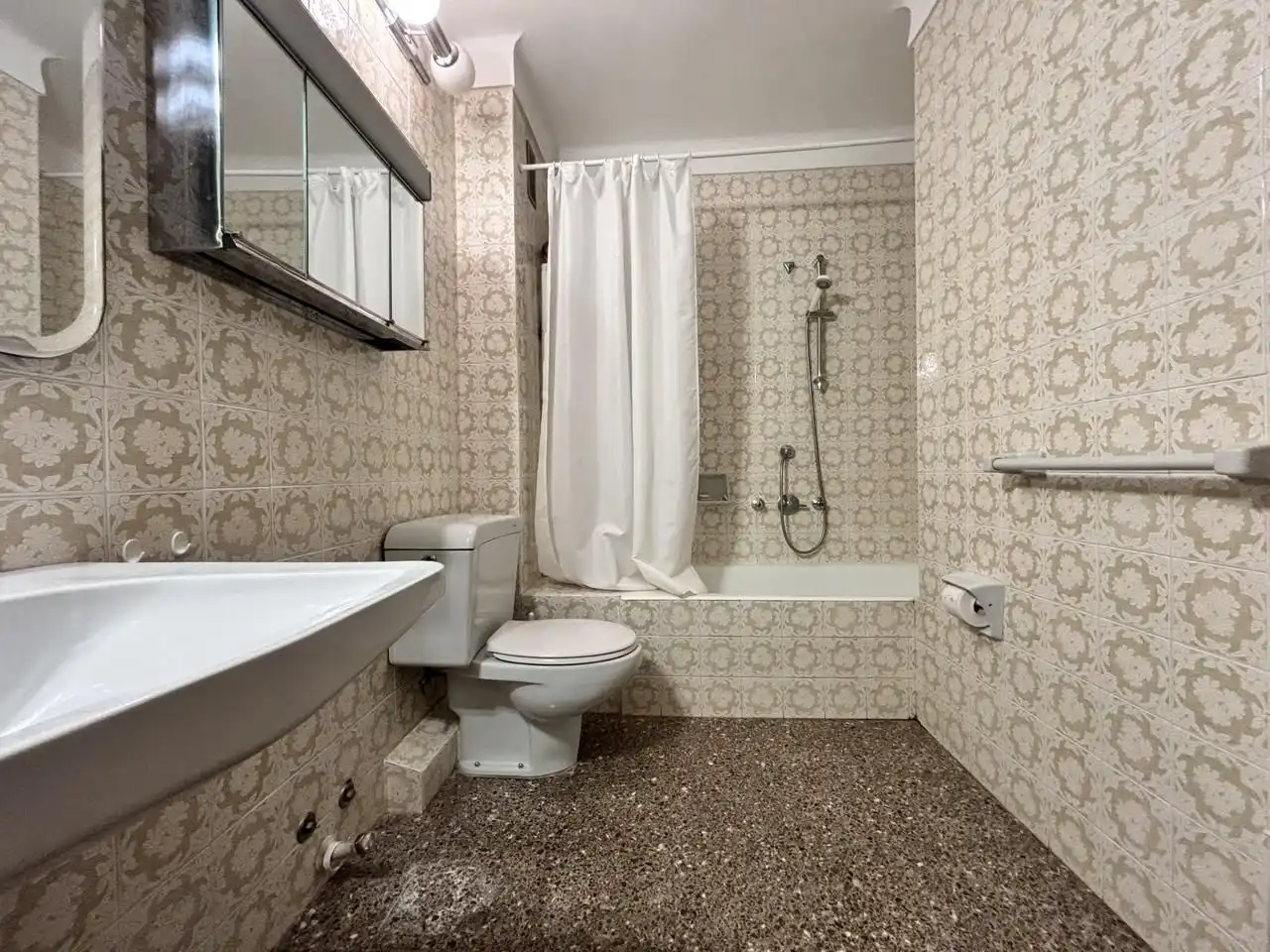 Bathroom of Flat for sale in Roses  with Terrace and Furnished