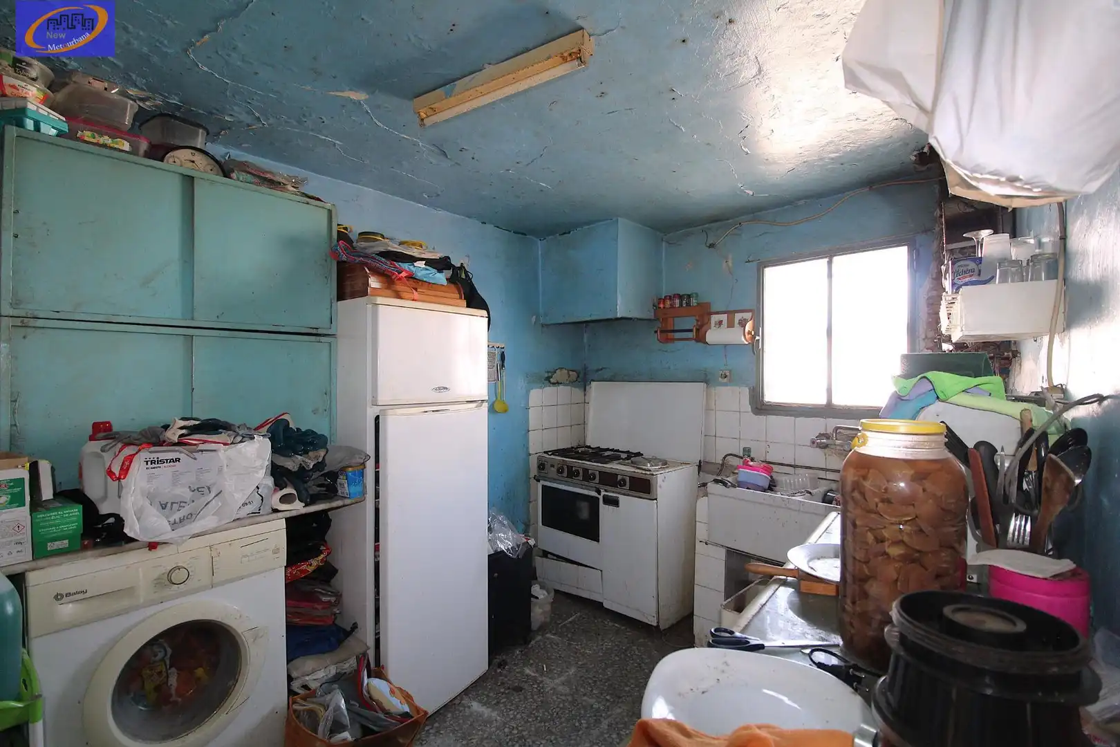 Kitchen of Houses for sale in Caudete de las Fuentes