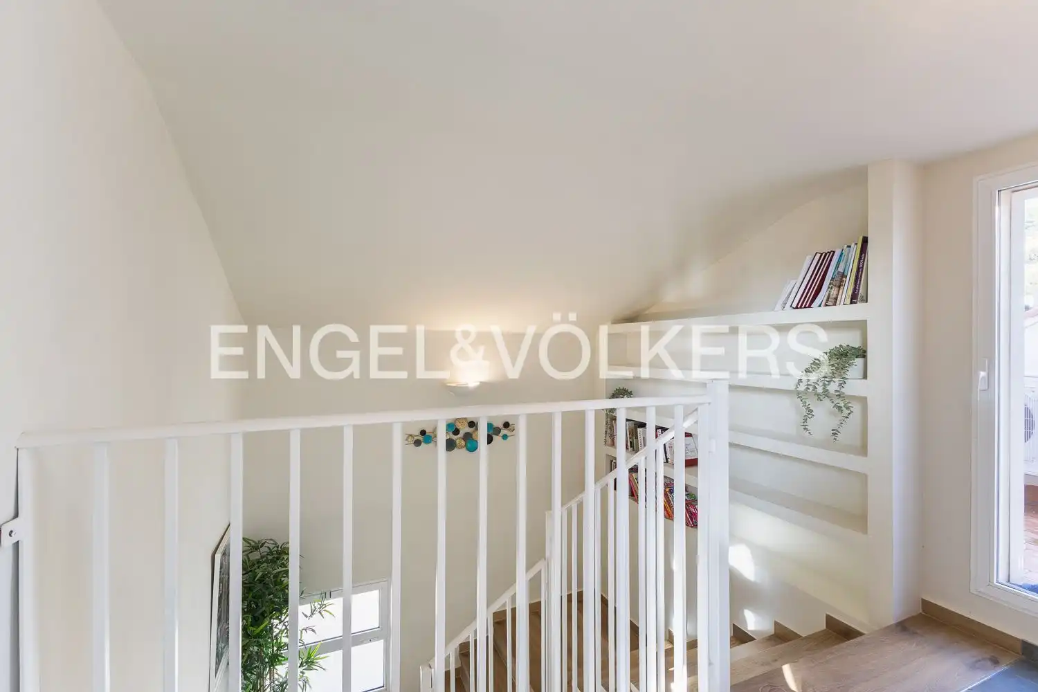 Balcony of Houses for sale in Chiva  with Air Conditioner, Heating and Private garden
