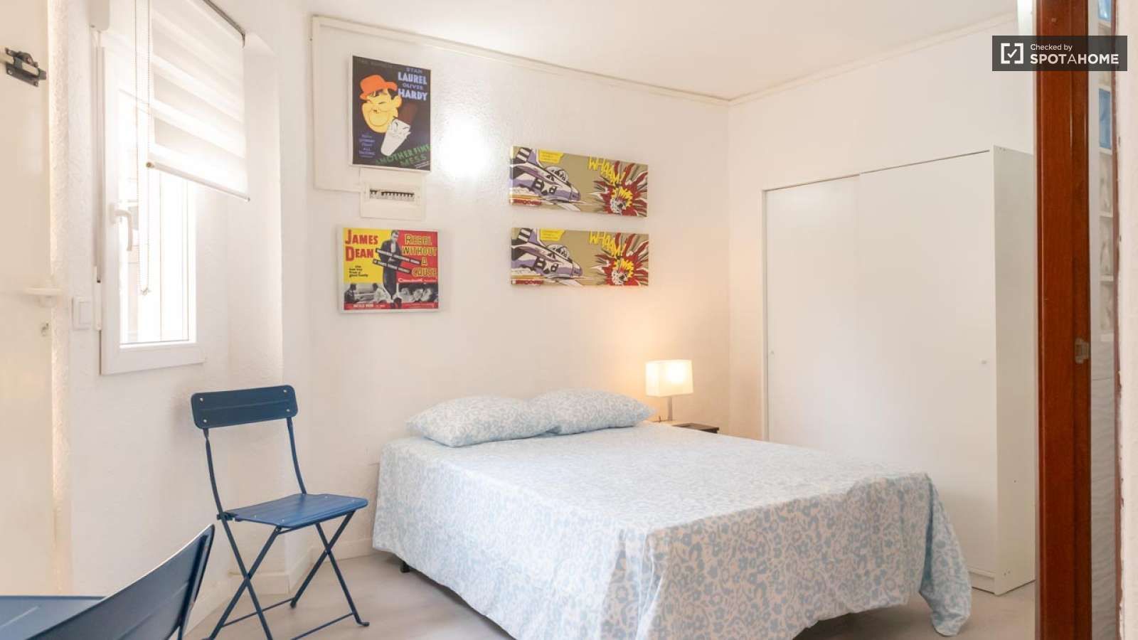 Bedroom of Study to share in  Madrid Capital  with Air Conditioner and Terrace