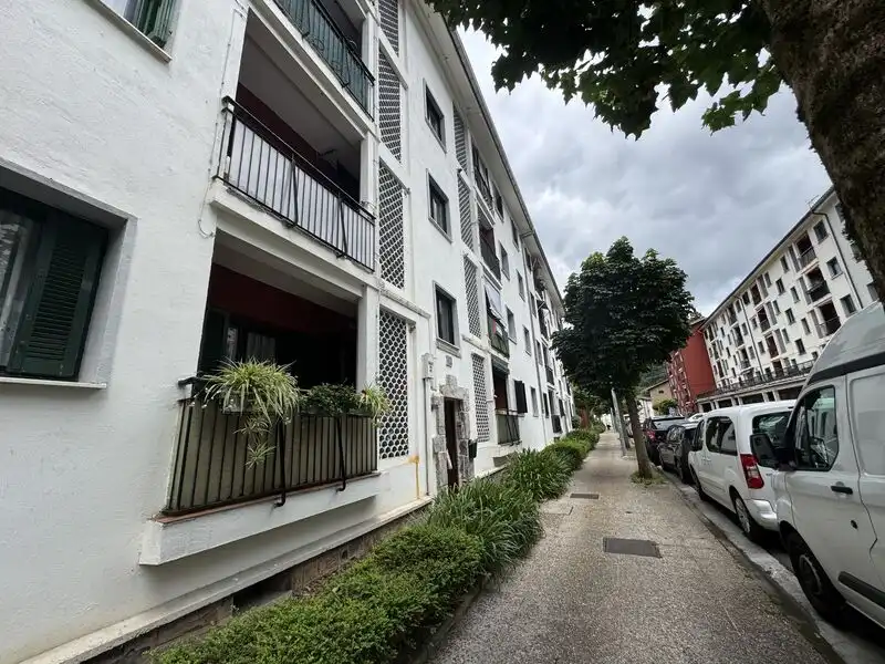 Exterior view of Flat for sale in Bergara  with Furnished