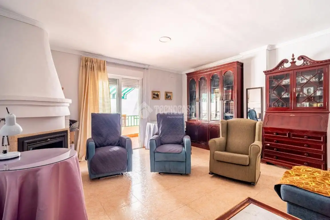 Wohnzimmer von Einfamilien-Reihenhaus zum Verkauf in Lanjarón mit Klimaanlage, Heizung und Terrasse