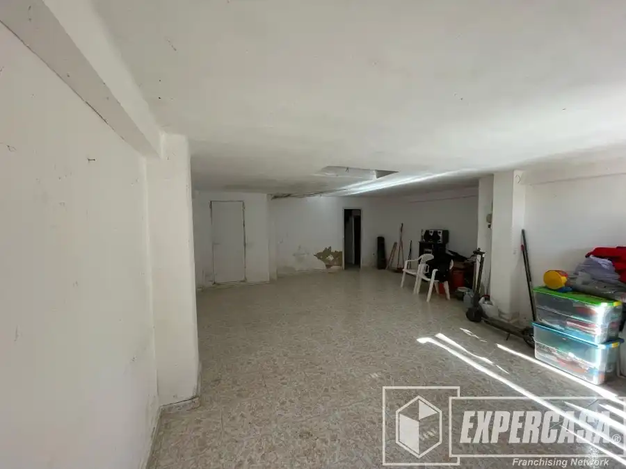 Commercial properties for sale in Calle Paterna, 3, Centro