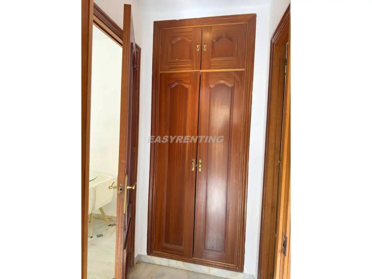 Dormitori de Apartament en venda en La Línea de la Concepción amb Terrassa, Traster i Moblat