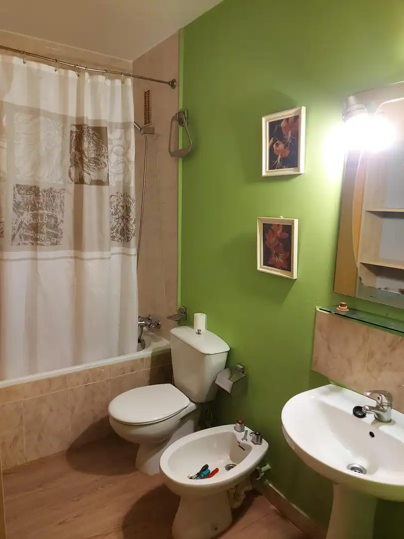 Baño de Piso de alquiler en Alcalá de Henares con Terraza, Amueblado y Balcón