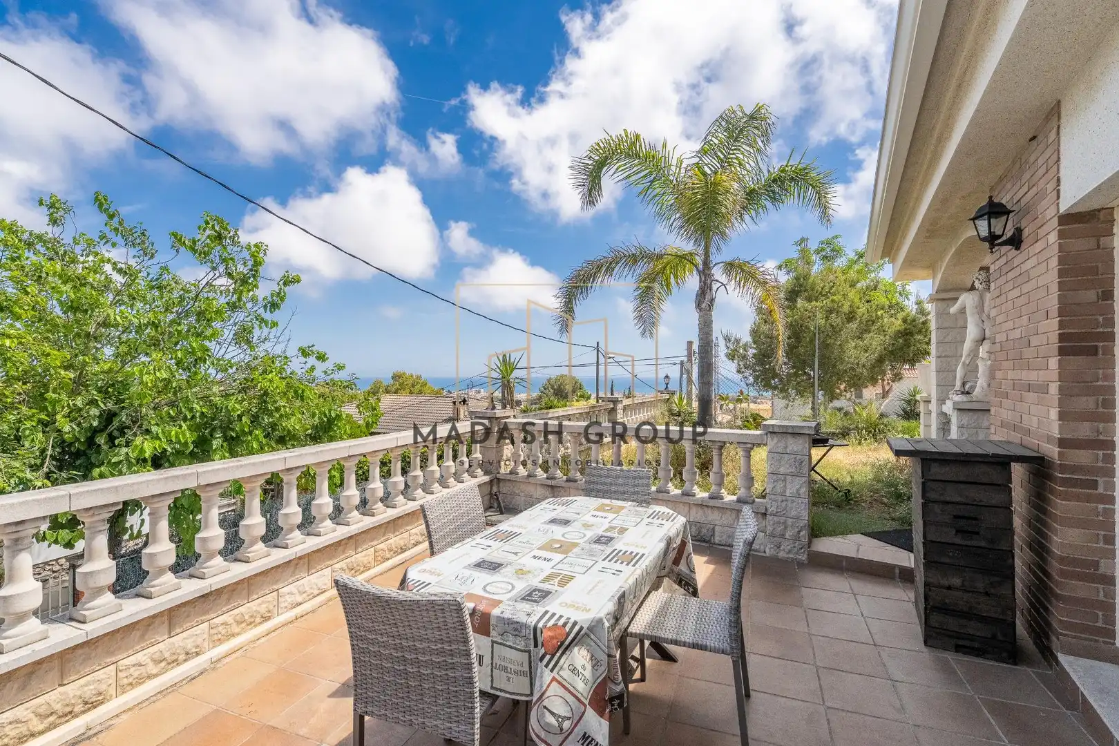 Vista exterior de Casa o xalet en venda en Calafell amb Aire condicionat, Calefacció i Jardí privat
