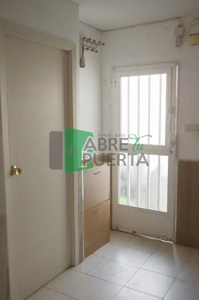 Habitación de Casa o chalet en venta en Ourense Capital  con Calefacción, Jardín privado y Amueblado