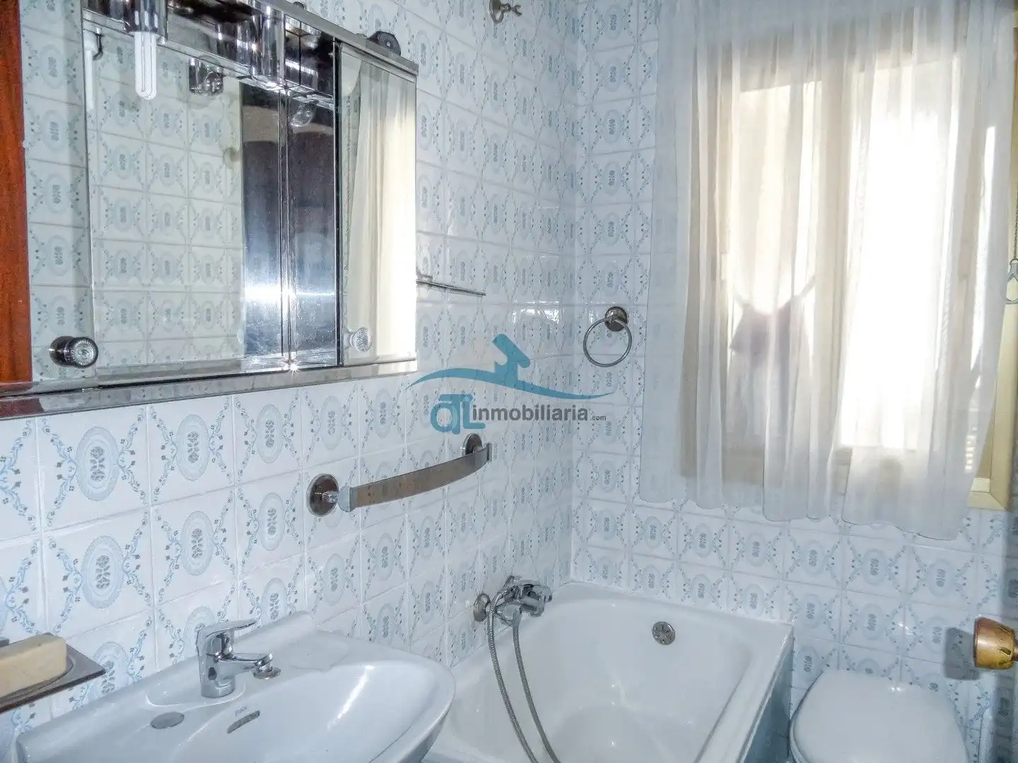 Badezimmer von Wohnung zur Miete in Linares mit Klimaanlage, Heizung und Möbliert