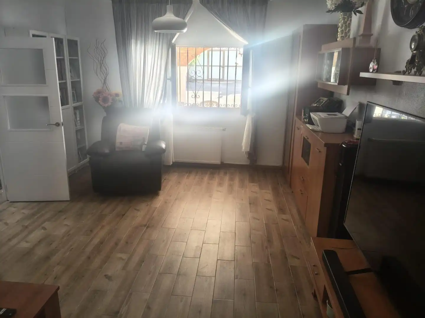 Sala d'estar de Casa o xalet en venda en Chiclana de la Frontera amb Aire condicionat, Jardí privat i Traster