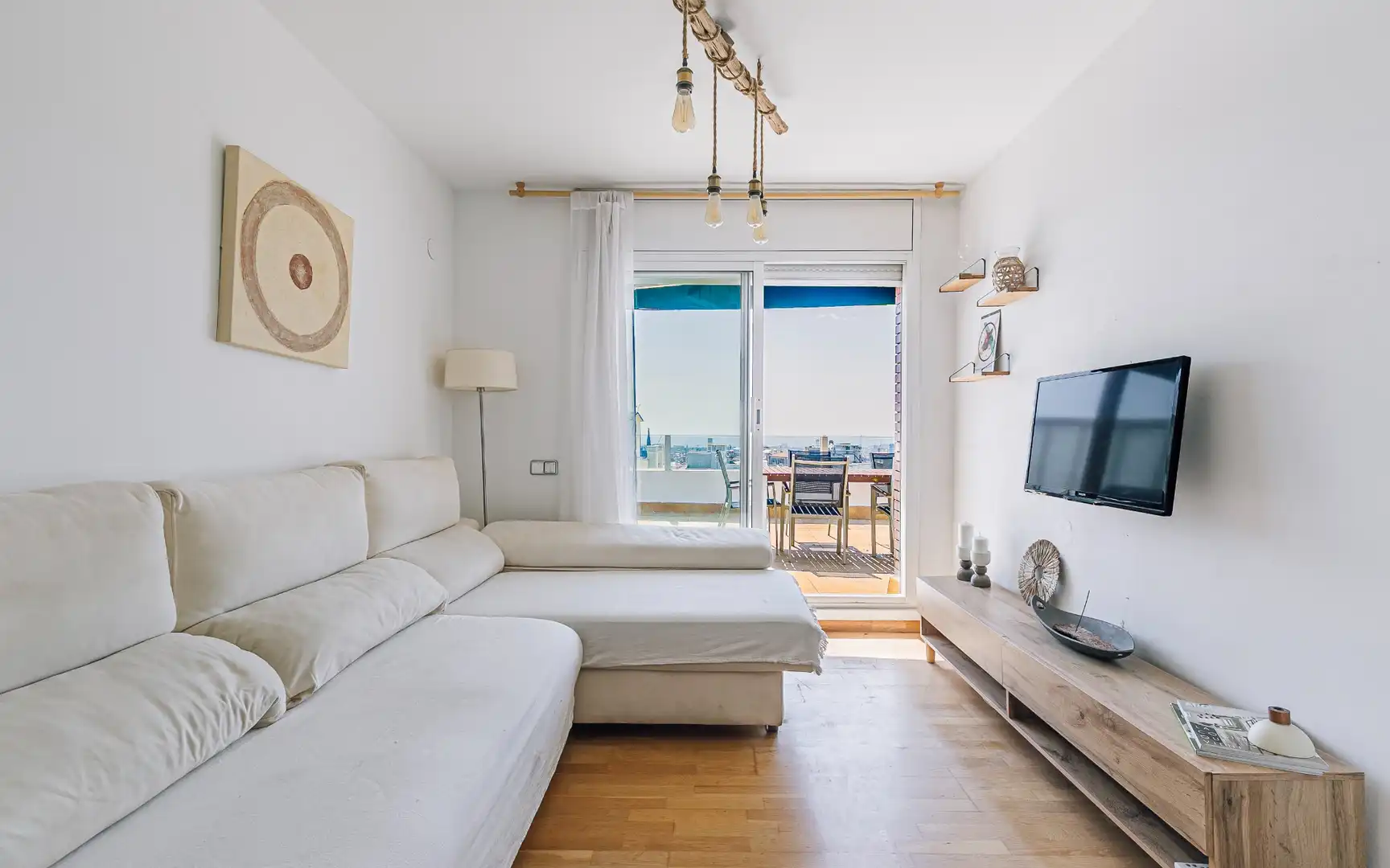 Wohnzimmer von Dachboden zum Verkauf in Barcelona mit Klimaanlage, Terrasse und Möbliert
