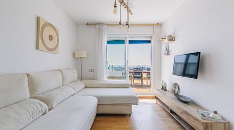 Ático en Baix Guinardó con 3 habitaciones y gran terraza.