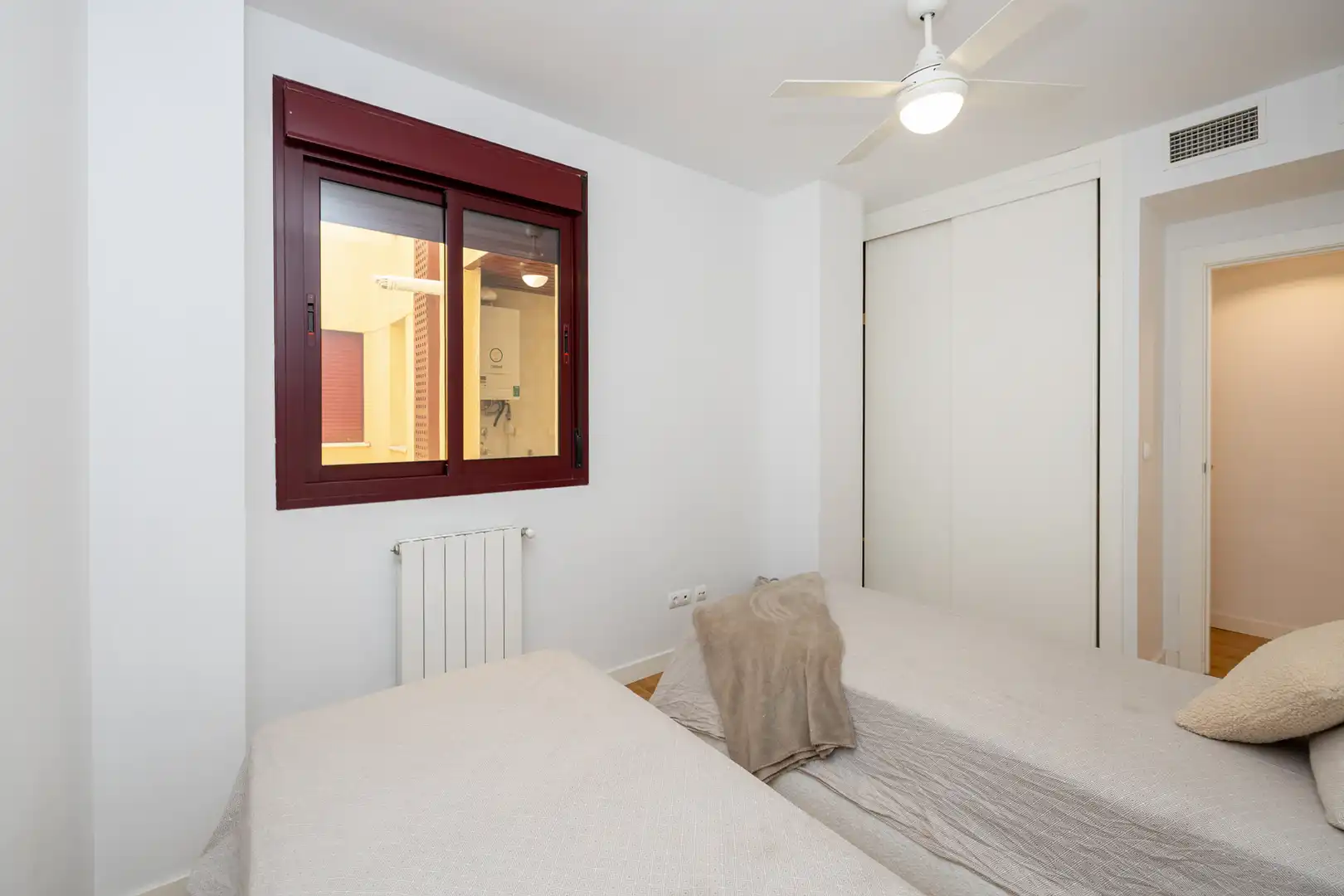 Habitación de Piso de alquiler en Granada con Calefacción, Parquet y Terraza