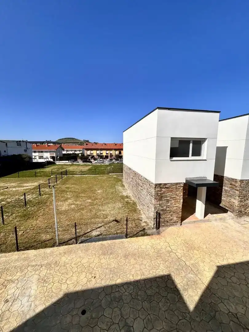 Vista exterior de Pis en venda en Polanco amb Jardí privat, Parquet i Traster