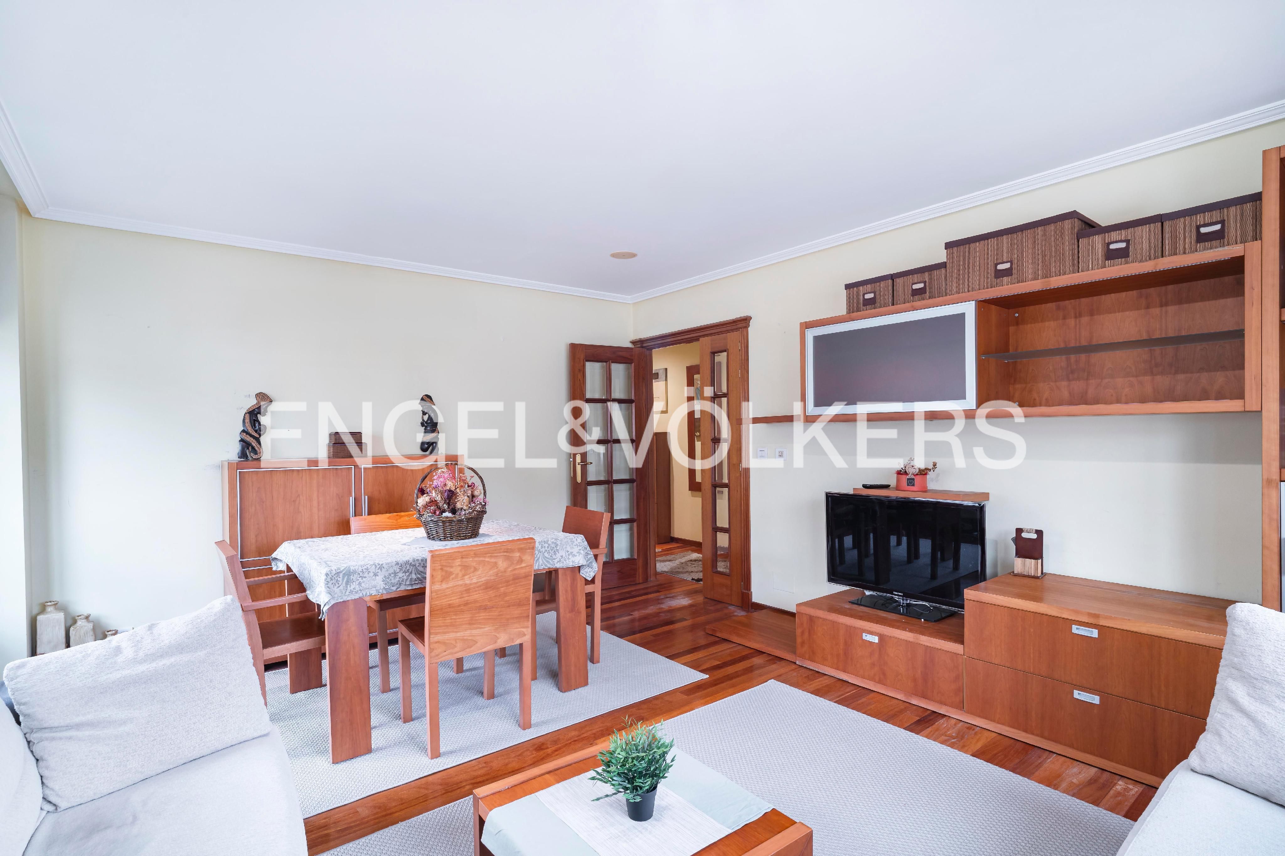 Living room of Flat for sale in A Coruña Capital   with Heating, Parquet flooring and Storage room