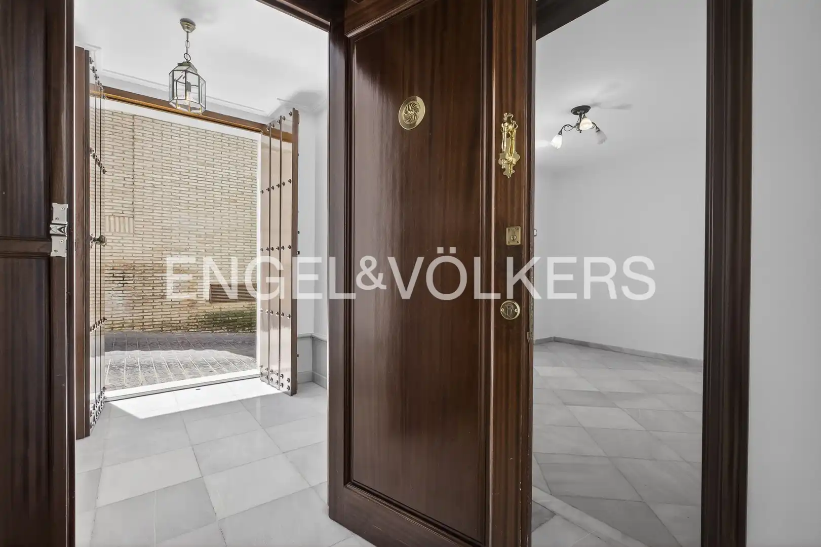 Houses for sale in Osuna  with Air Conditioner and Heating