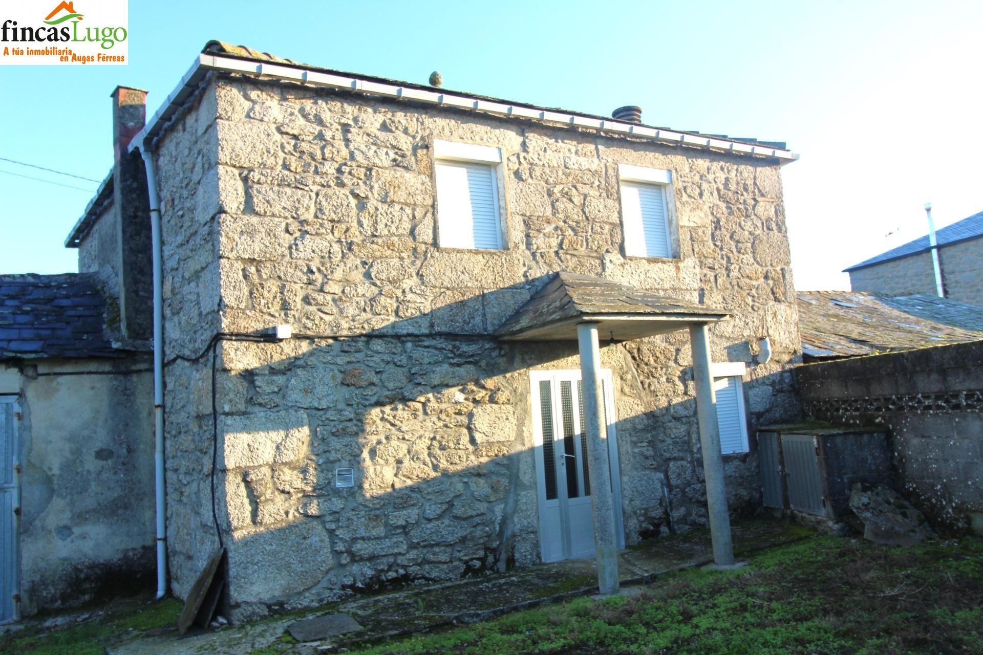 Vista exterior de Casa o xalet en venda en Lugo Capital amb Jardí privat