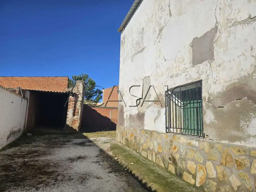 Exterior view of Houses for sale in Lominchar  with Storage room
