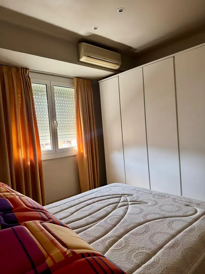 Habitación de Piso en venta en Barcelona con Aire acondicionado y Balcón