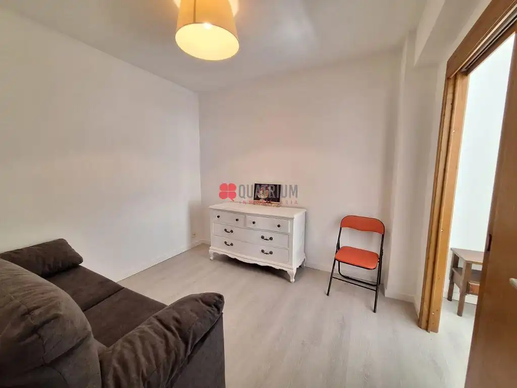 Bedroom of Flat for rent in Santiago de Compostela   with Heating and Furnished