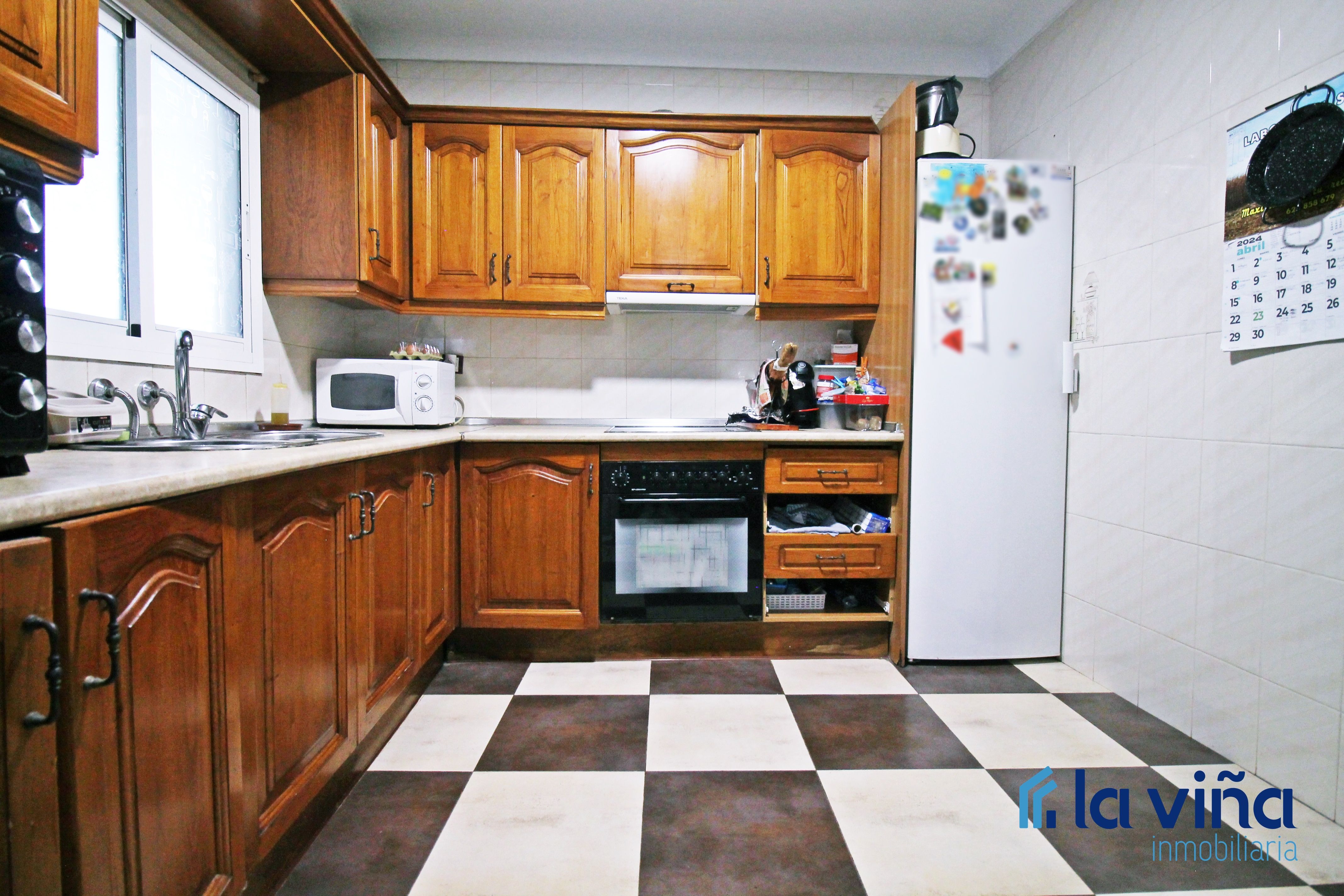 Cuina de Casa o xalet en venda en Fuente de Piedra amb Aire condicionat, Terrassa i Traster