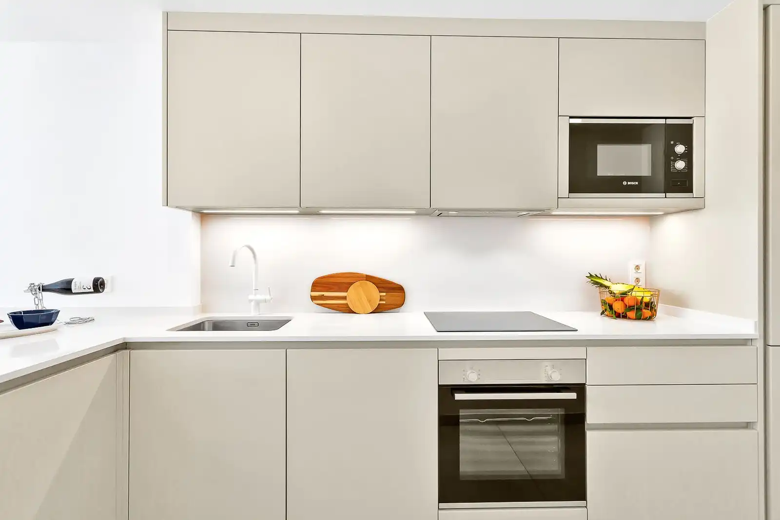 Cuina de Apartament en venda en Marbella amb Aire condicionat, Jardí privat i Terrassa