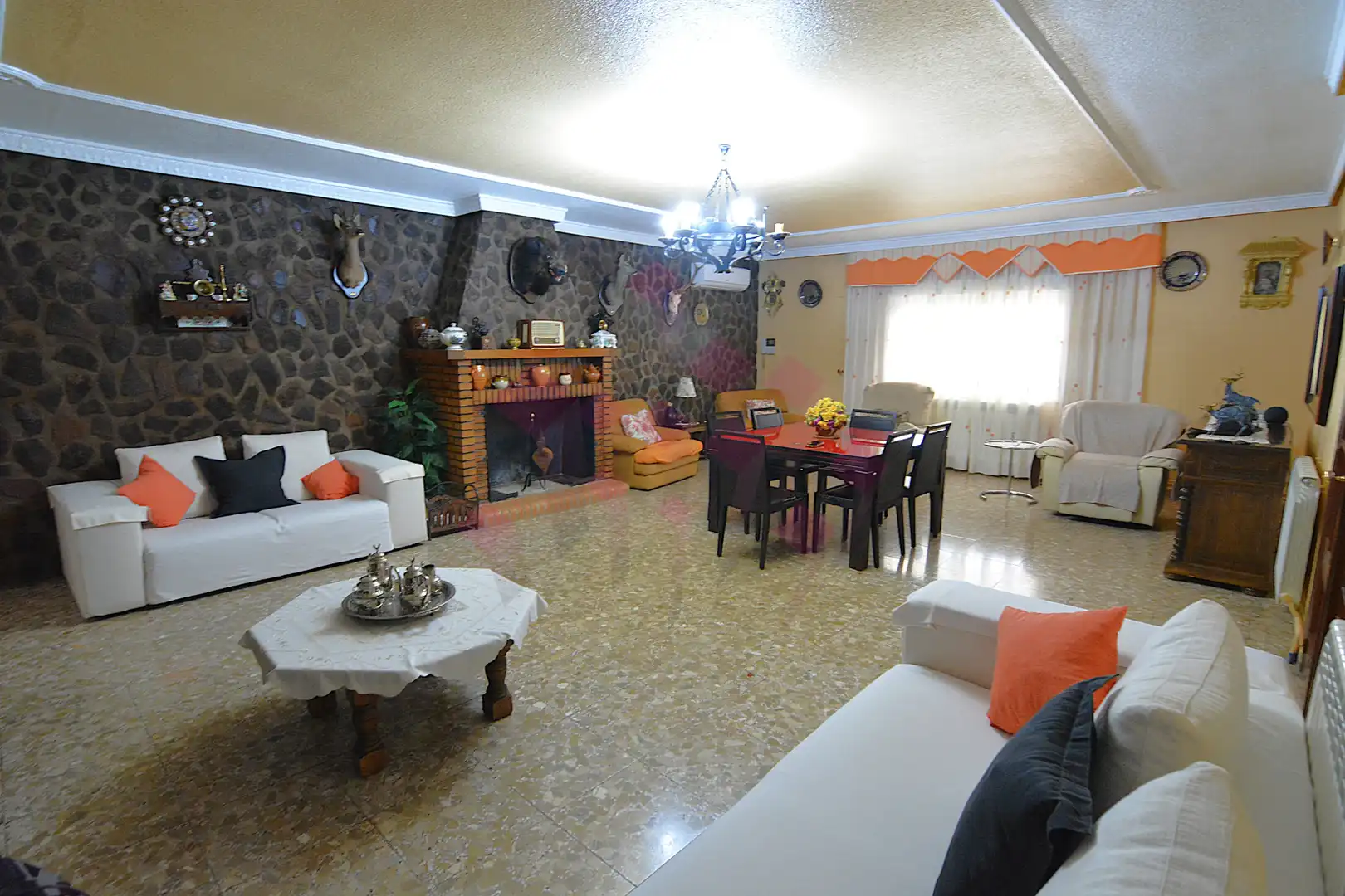 Sala d'estar de Casa o xalet en venda en Ciudad Real amb Aire condicionat, Calefacció i Jardí privat